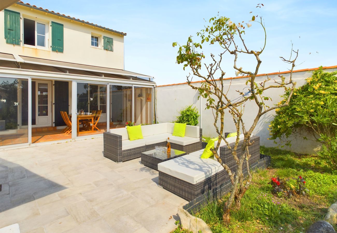 House in Saint-Clément-des-Baleines - 180m from the seaside, house for 11