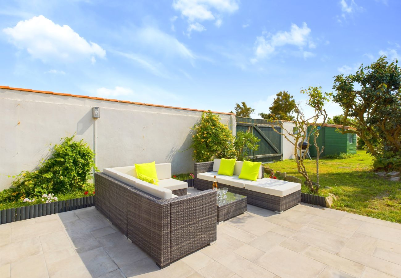 House in Saint-Clément-des-Baleines - 180m from the seaside, house for 11