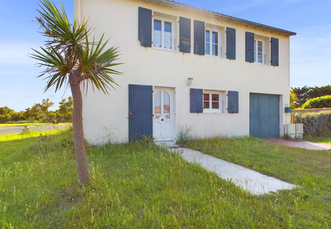 House in Saint-Clément-des-Baleines - 180m from the seaside, house for 11