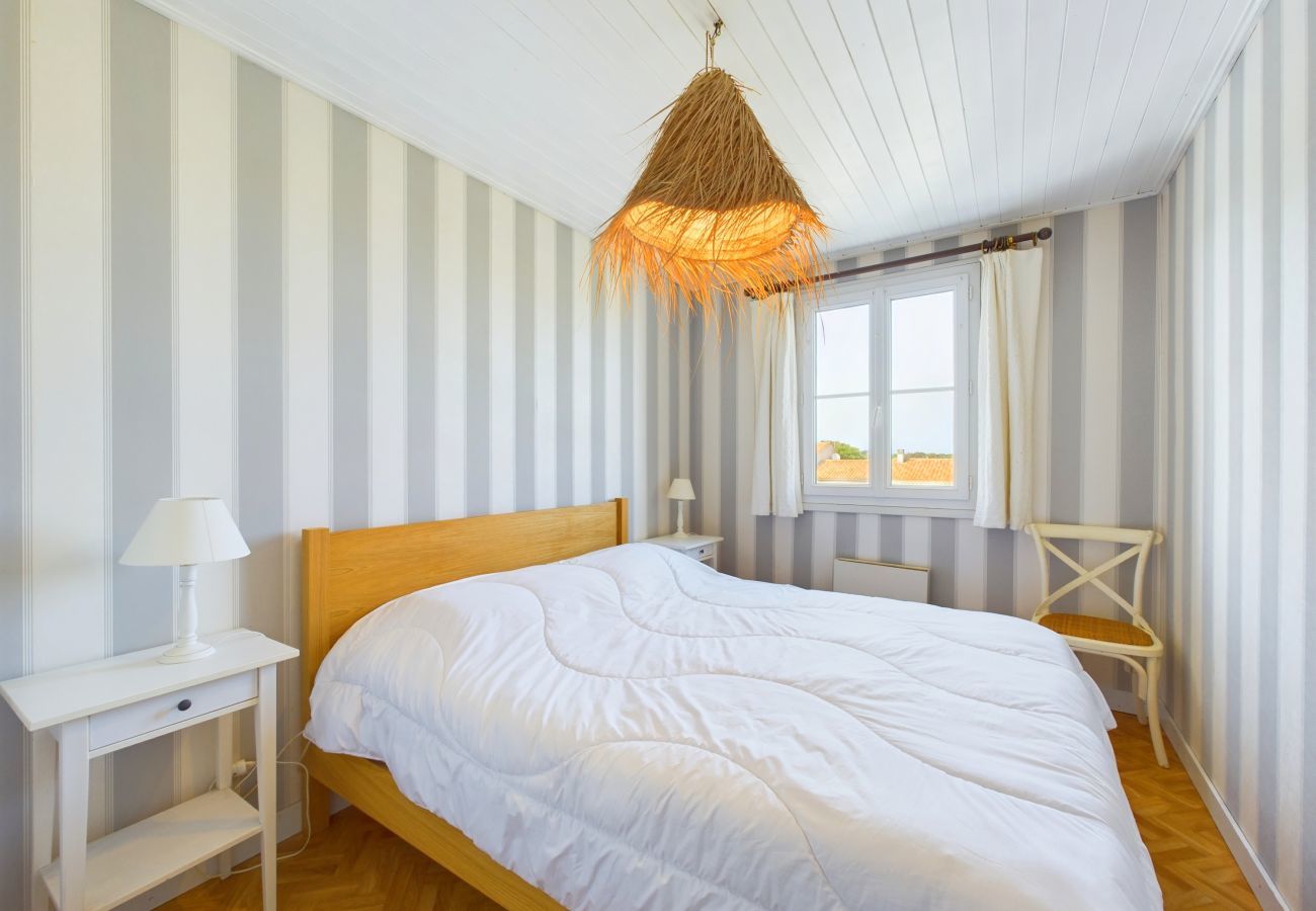 House in Saint-Clément-des-Baleines - 180m from the seaside, house for 11