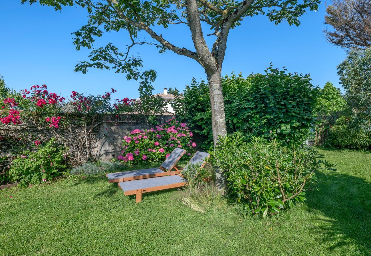 Terraced House in La Bernerie-en-Retz - Beach 450 m away, terraced house with enclosed garden for 4