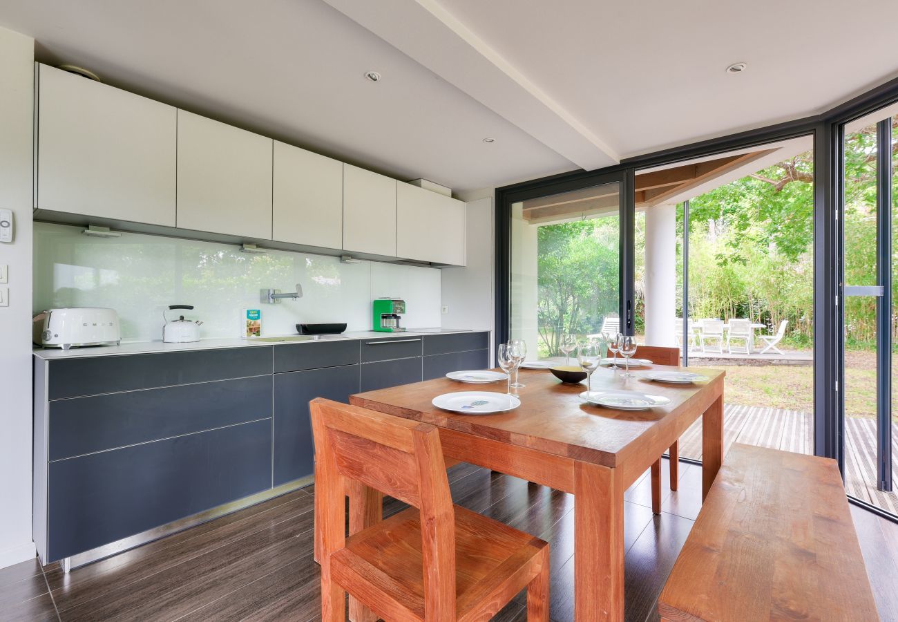 House in Andernos-les-Bains - 950m to beach – architect house 4 adults – 2 kids