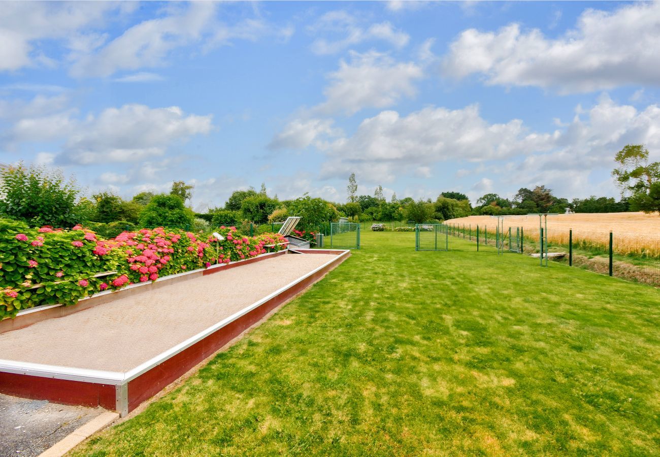 Apartment in Erquy - 850m from the beach, flat for 5 with garden