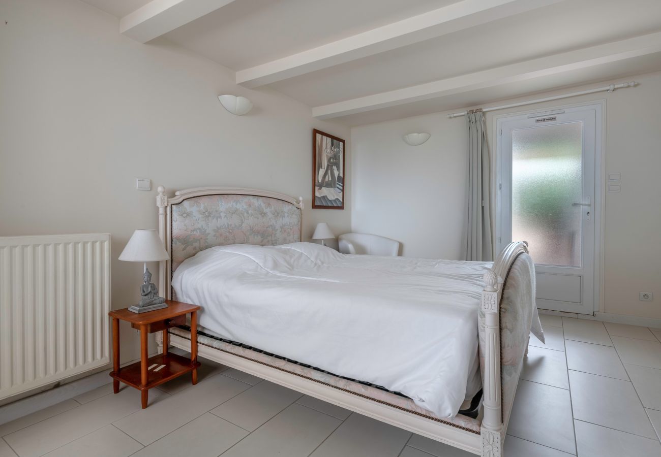 Apartment in Saint-Michel-Chef-Chef - 280m from the beach, flat for 4
