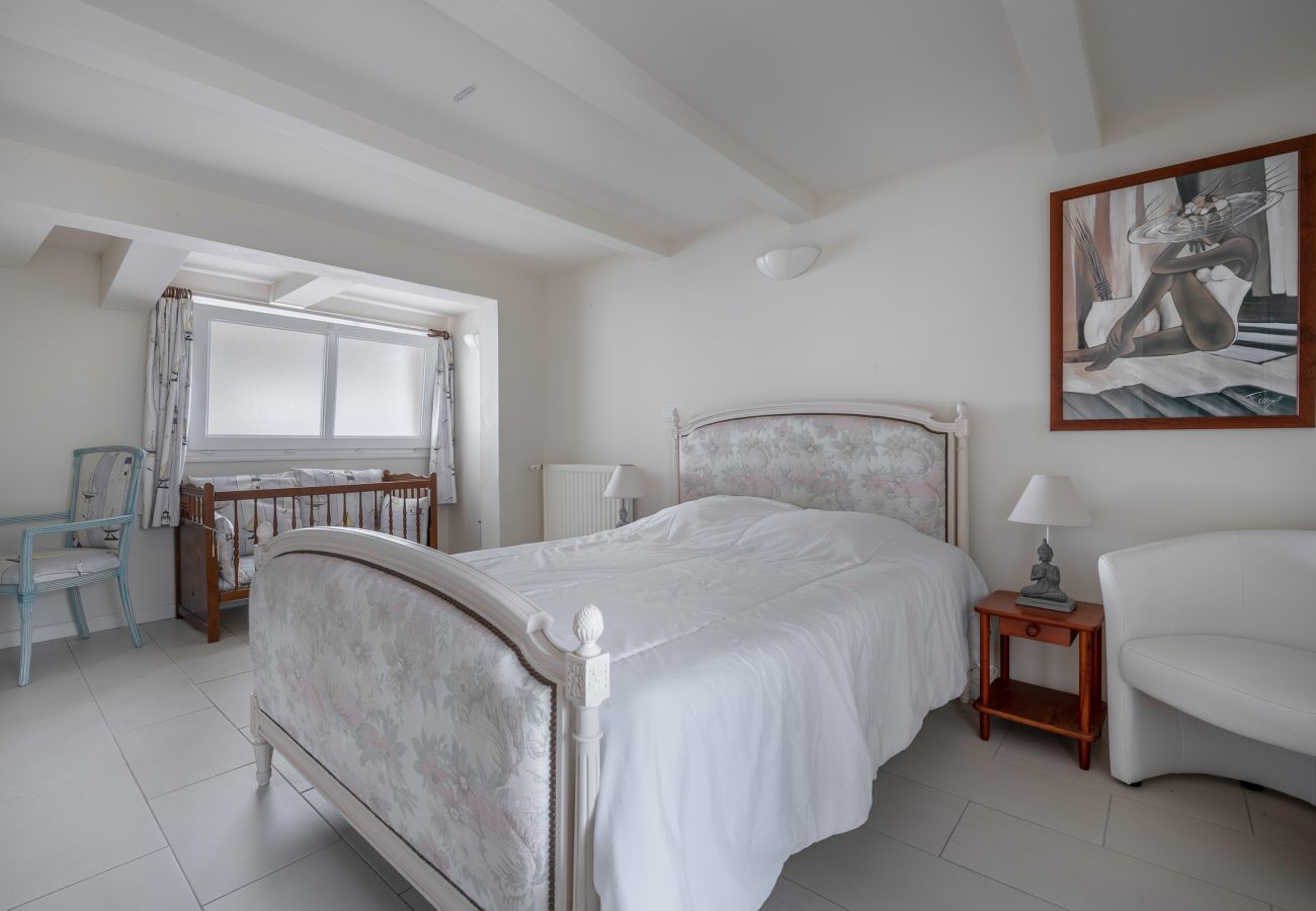 Apartment in Saint-Michel-Chef-Chef - 280m from the beach, flat for 4