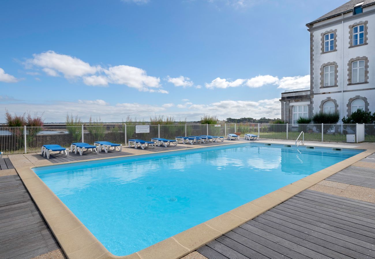 Apartment in Le Croisic - access to the beach, pool, nice flat for 4