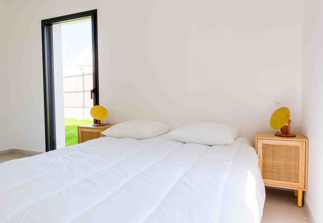 House in Trégunc - 490m from the beach, new house for 8