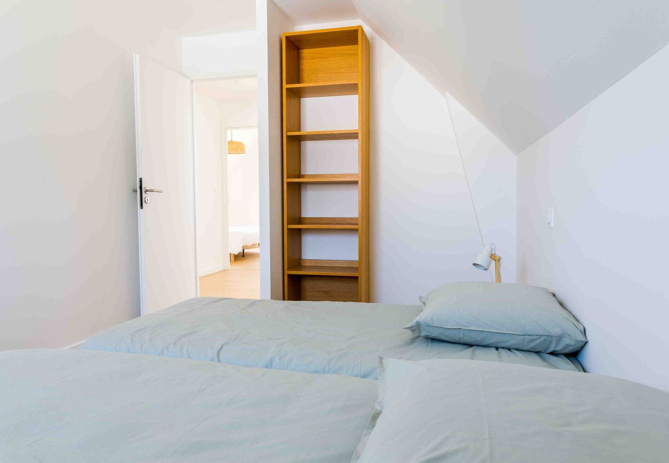 House in Trégunc - 490m from the beach, new house for 8