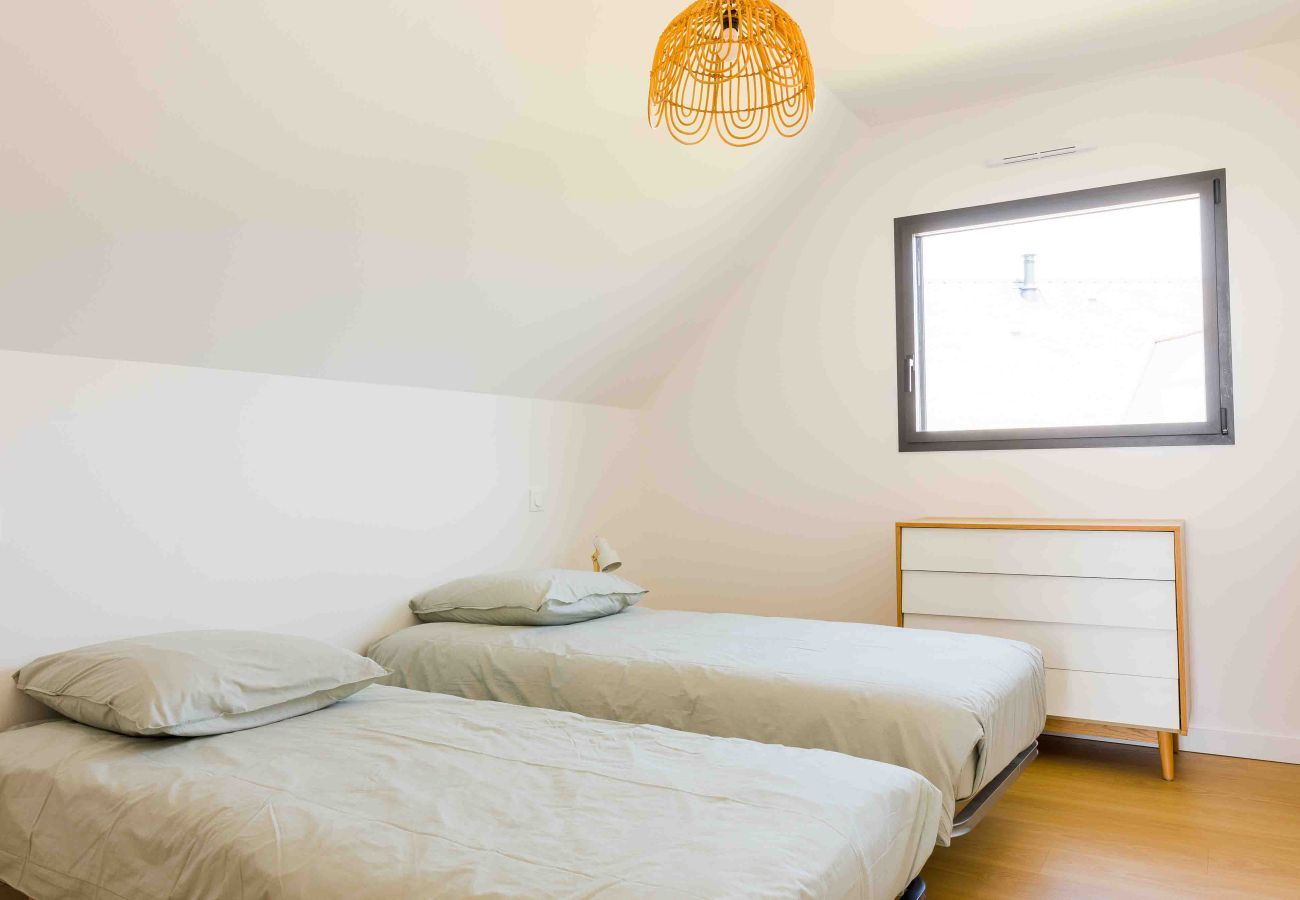 House in Trégunc - 490m from the beach, new house for 8
