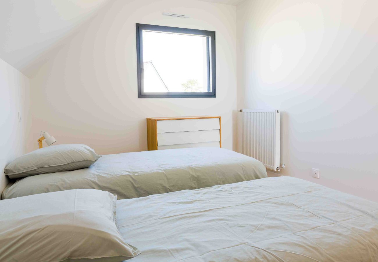 House in Trégunc - 490m from the beach, new house for 8