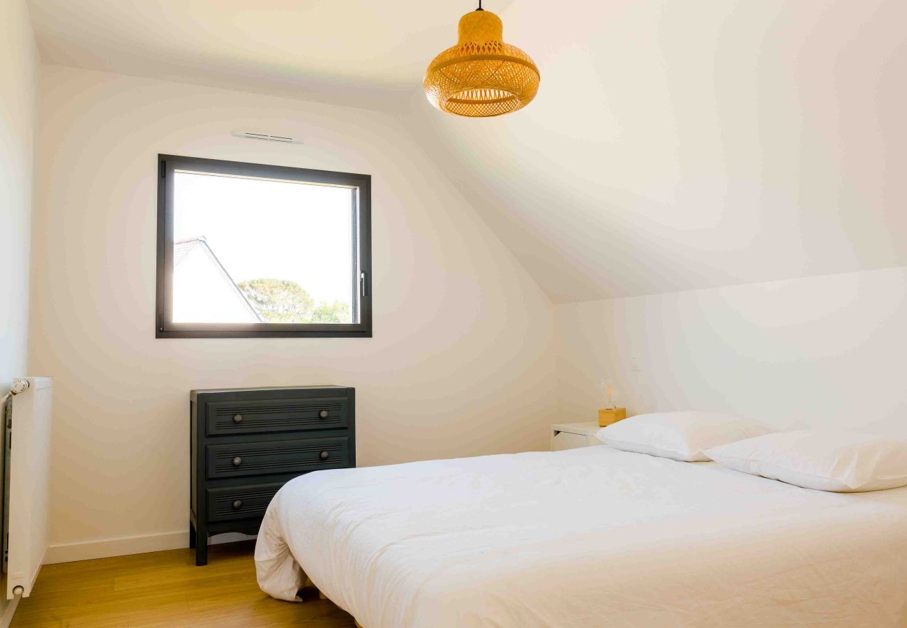House in Trégunc - 490m from the beach, new house for 8