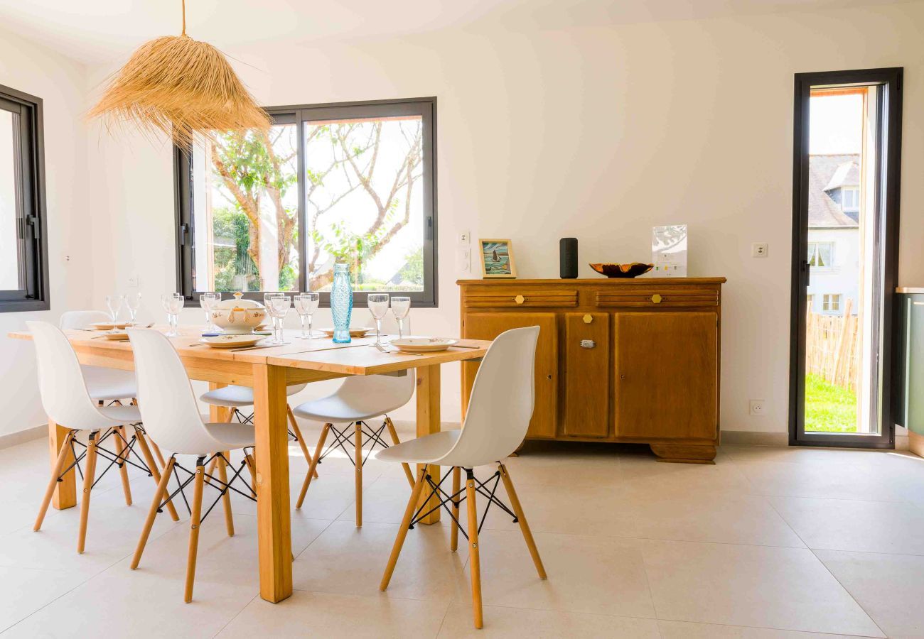 House in Trégunc - 490m from the beach, new house for 8