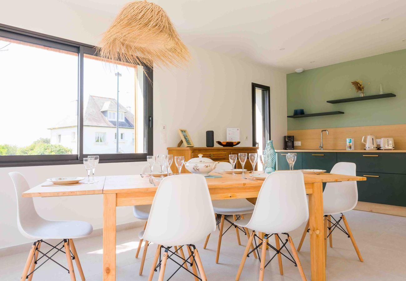 House in Trégunc - 490m from the beach, new house for 8