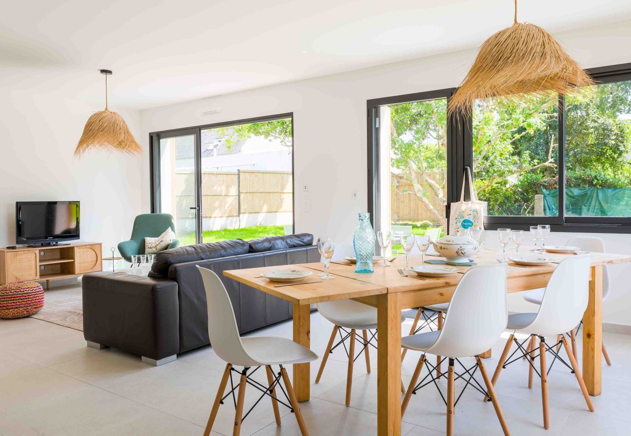 House in Trégunc - 490m from the beach, new house for 8