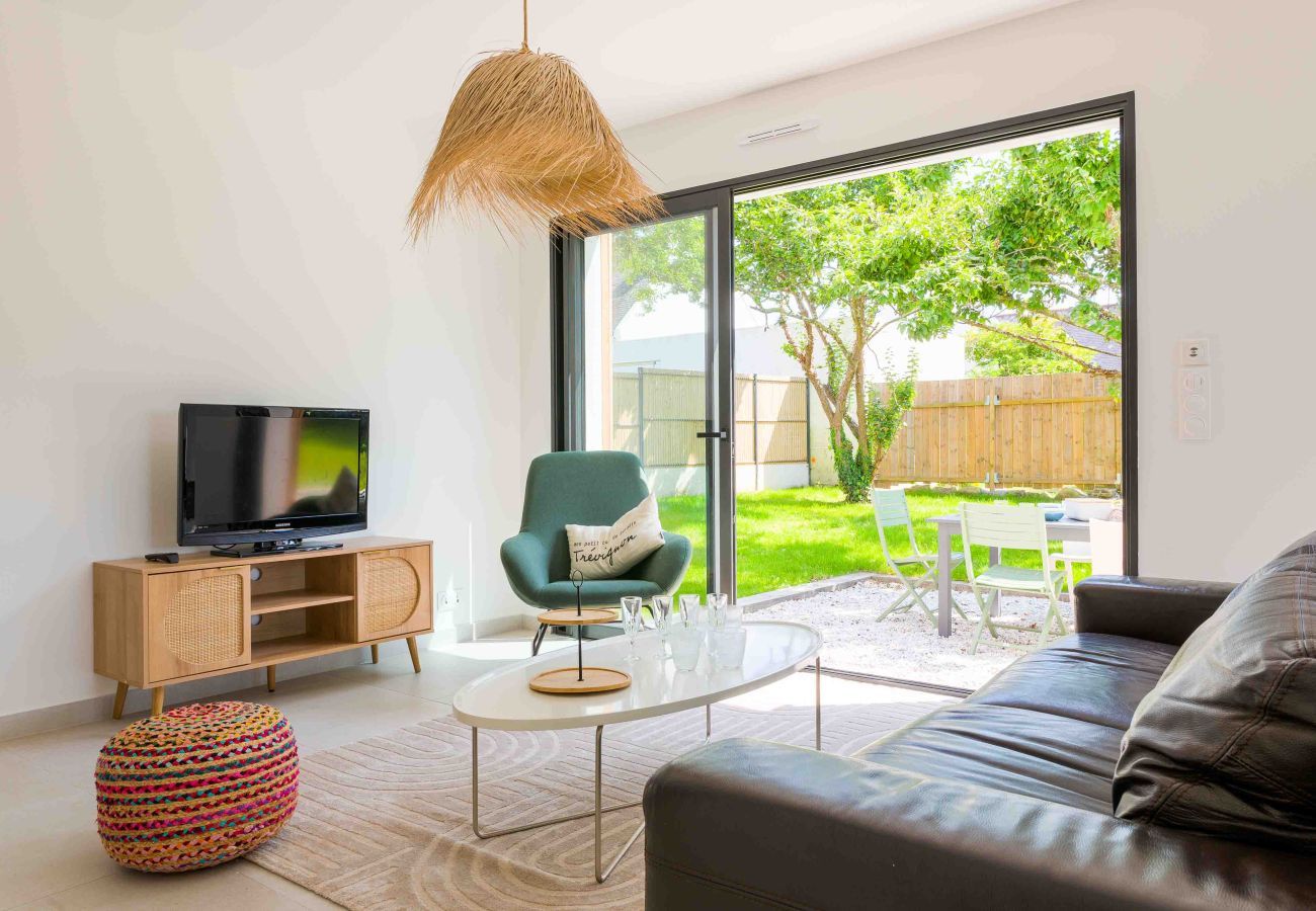 House in Trégunc - 490m from the beach, new house for 8