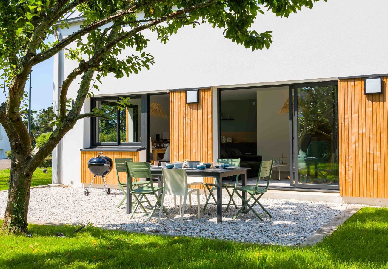House in Trégunc - 490m from the beach, new house for 8