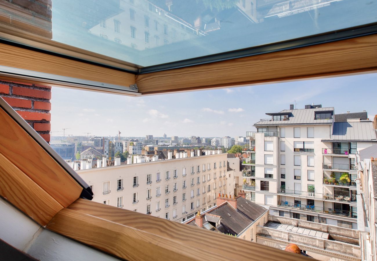 Apartment in Nantes - Nantes Downtown, Big flat for 2 under the roof