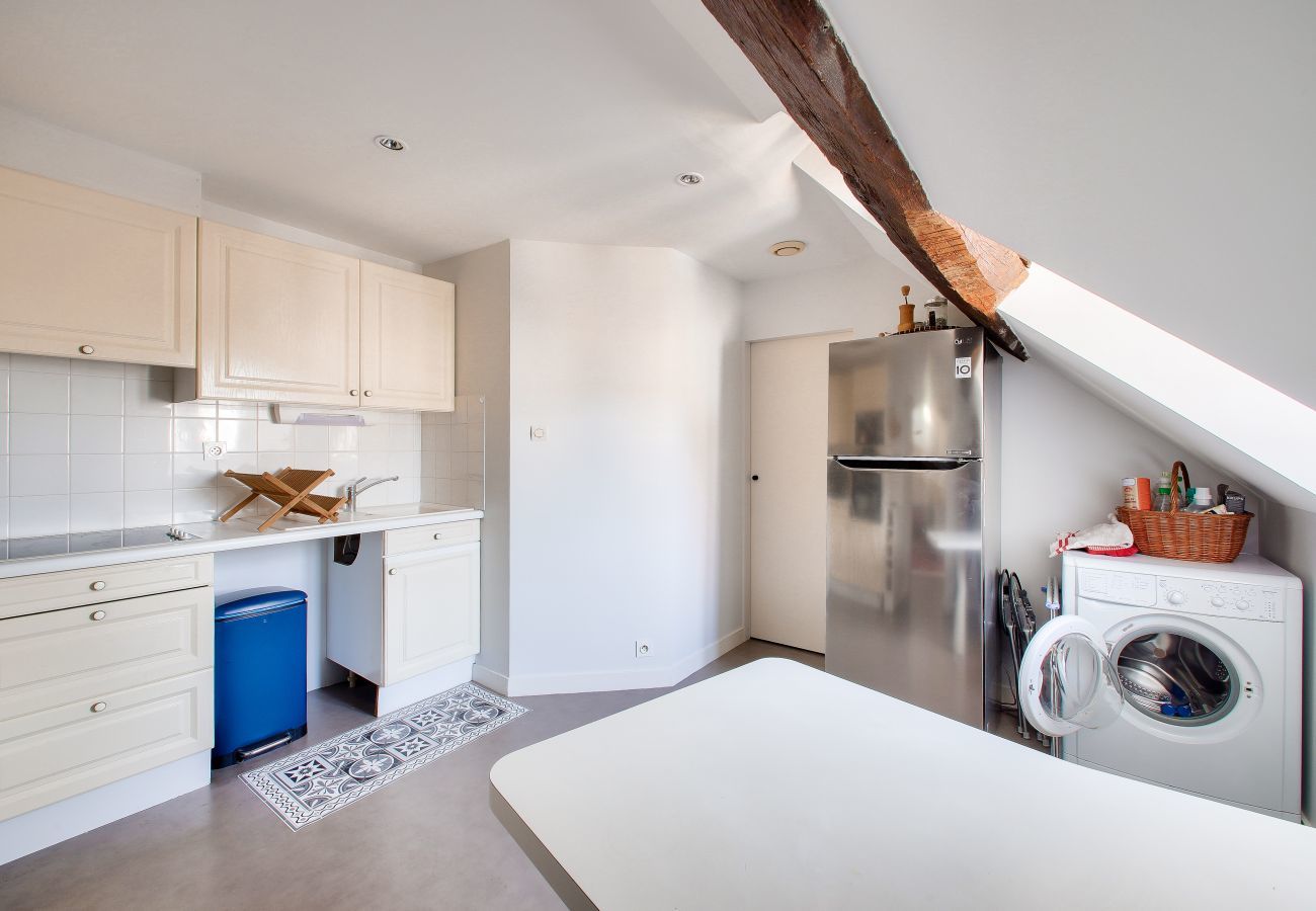 Apartment in Nantes - Nantes Downtown, Big flat for 2 under the roof