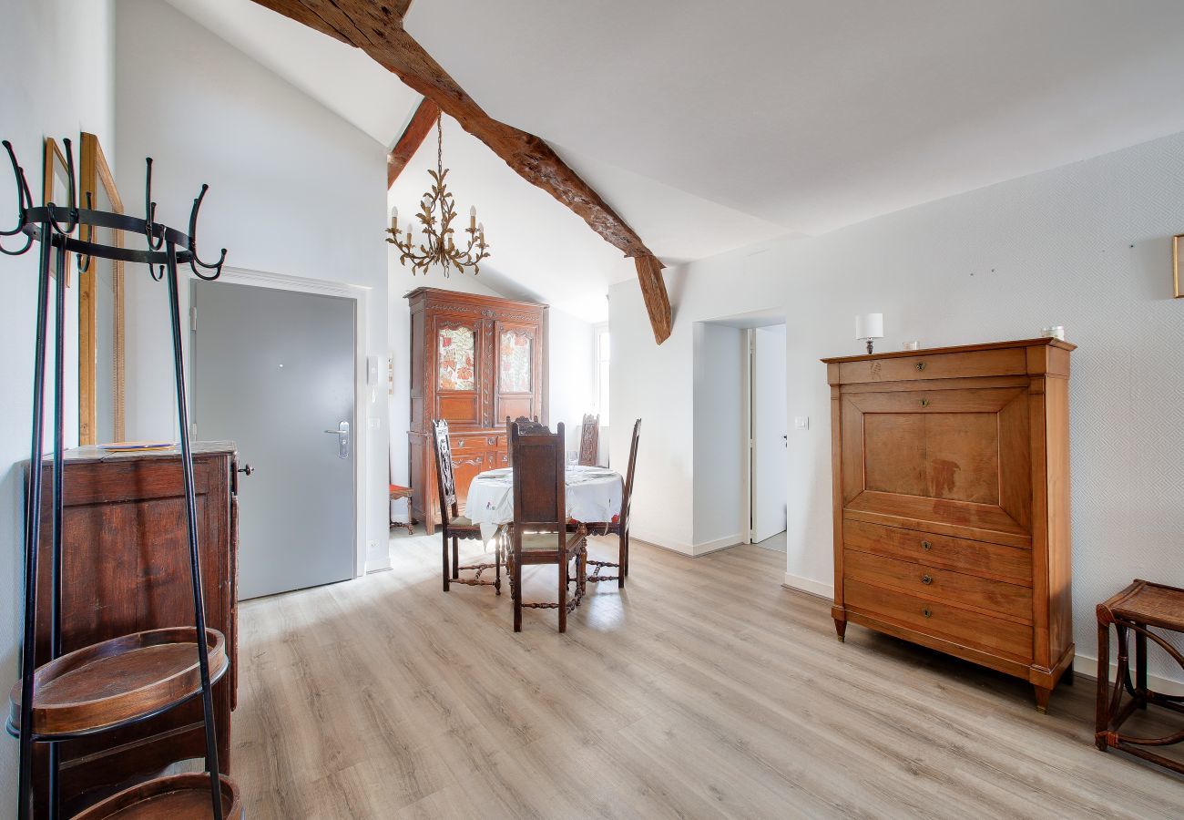 Apartment in Nantes - Nantes Downtown, Big flat for 2 under the roof