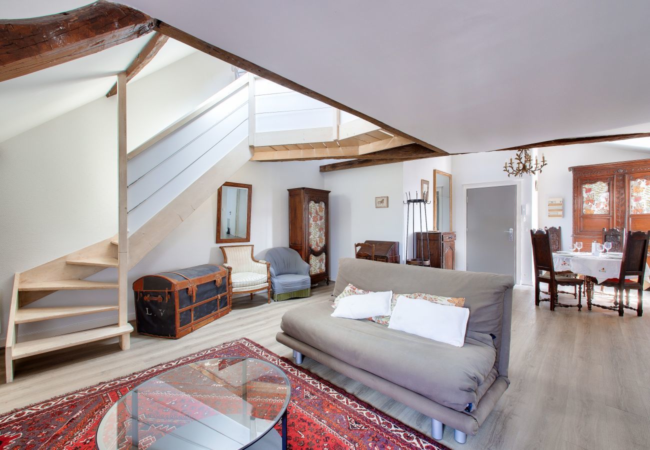 Apartment in Nantes - Nantes Downtown, Big flat for 2 under the roof