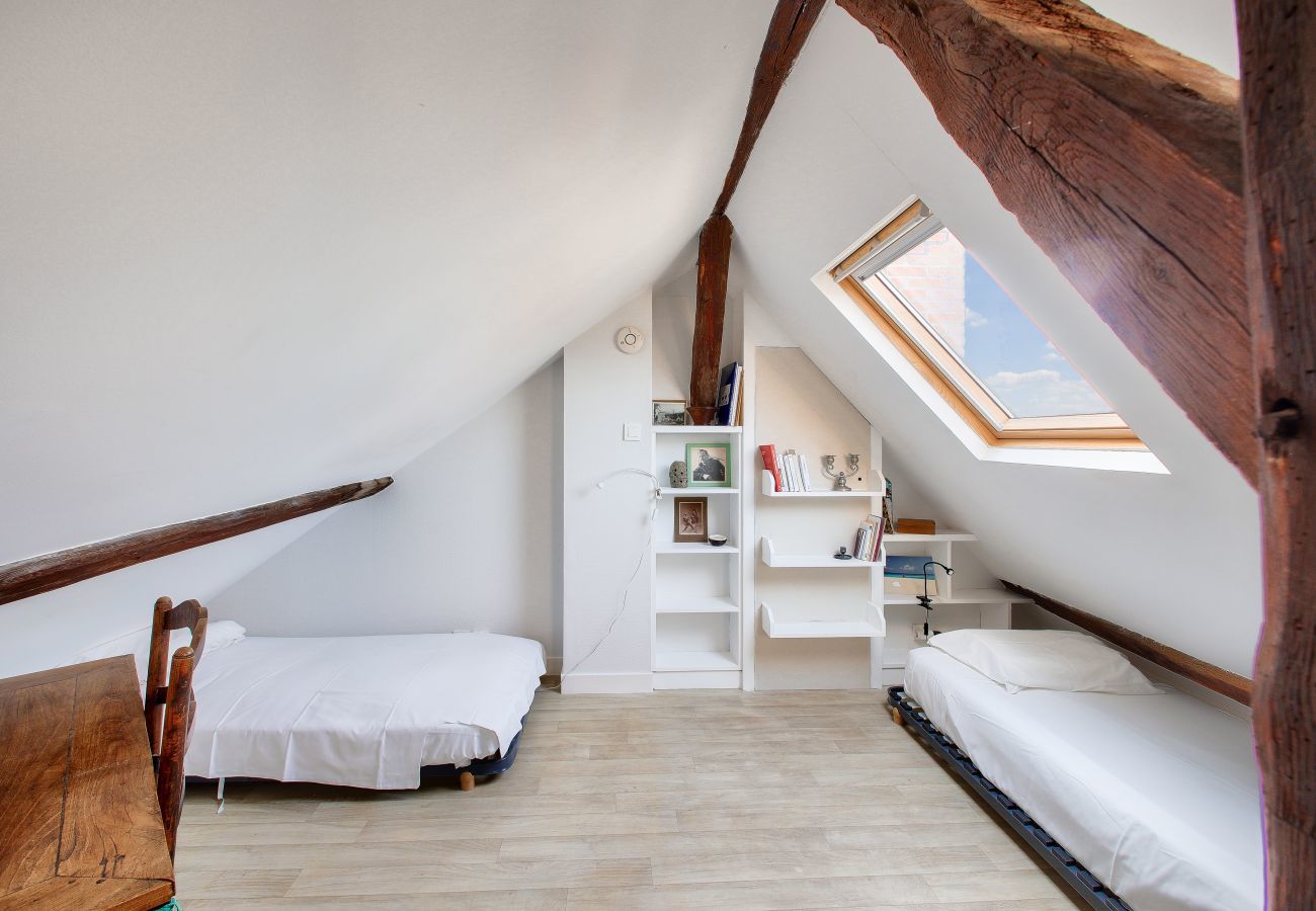 Apartment in Nantes - Nantes Downtown, Big flat for 2 under the roof