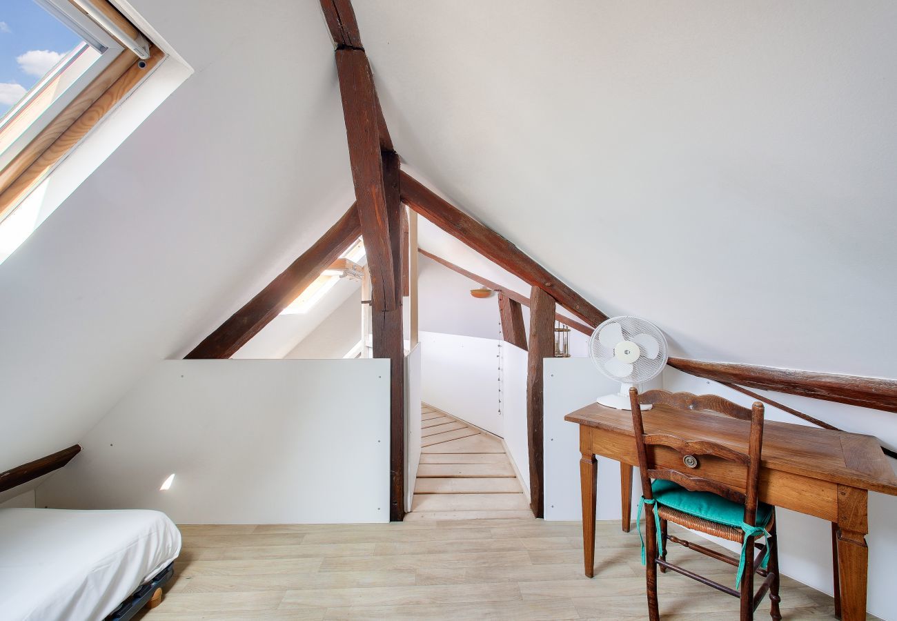 Apartment in Nantes - Nantes Downtown, Big flat for 2 under the roof