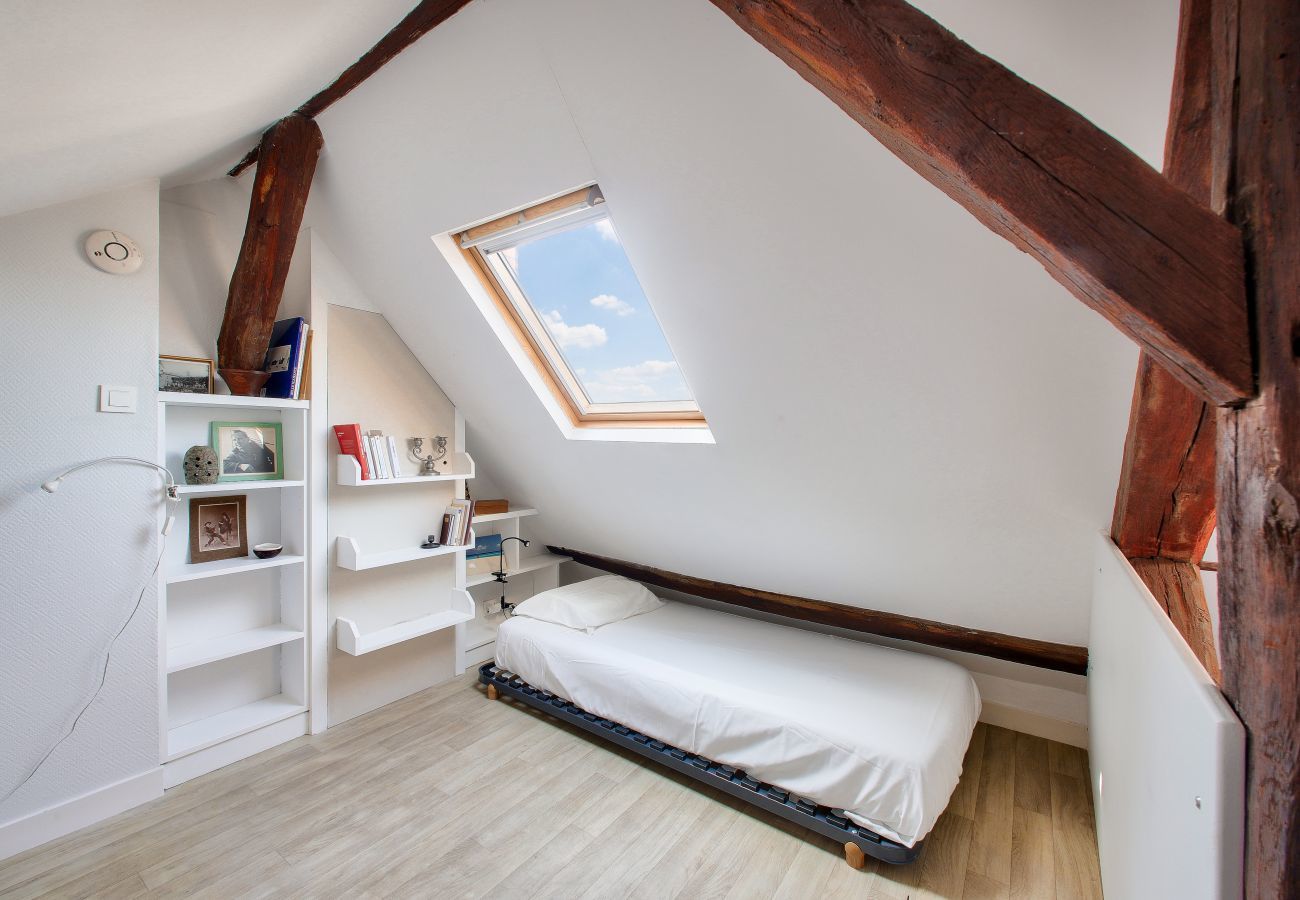 Apartment in Nantes - Nantes Downtown, Big flat for 2 under the roof