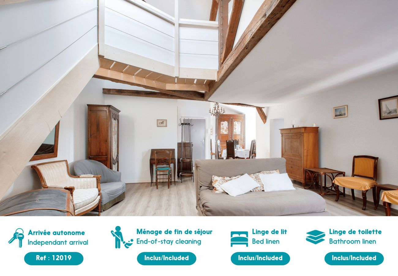 Apartment in Nantes - Nantes Downtown, Big flat for 2 under the roof
