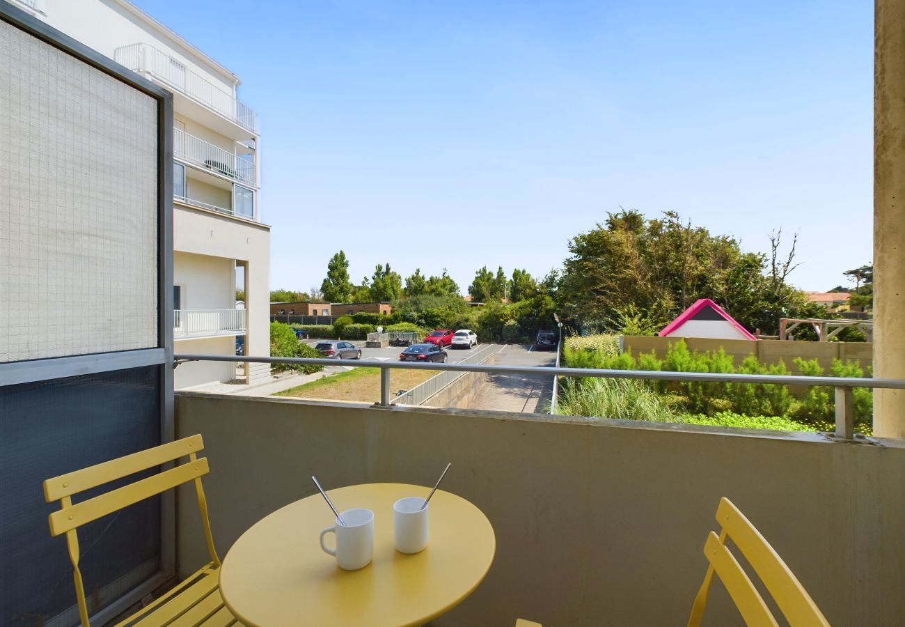 Apartment in Saint-Hilaire-de-Riez - 150m from the Corniche, mezzanine flat for 4