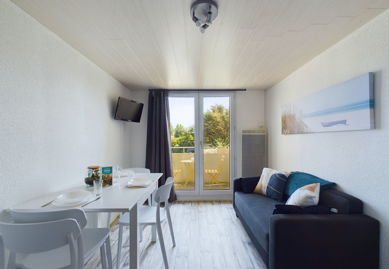 Apartment in Saint-Hilaire-de-Riez - 150m from the Corniche, mezzanine flat for 4