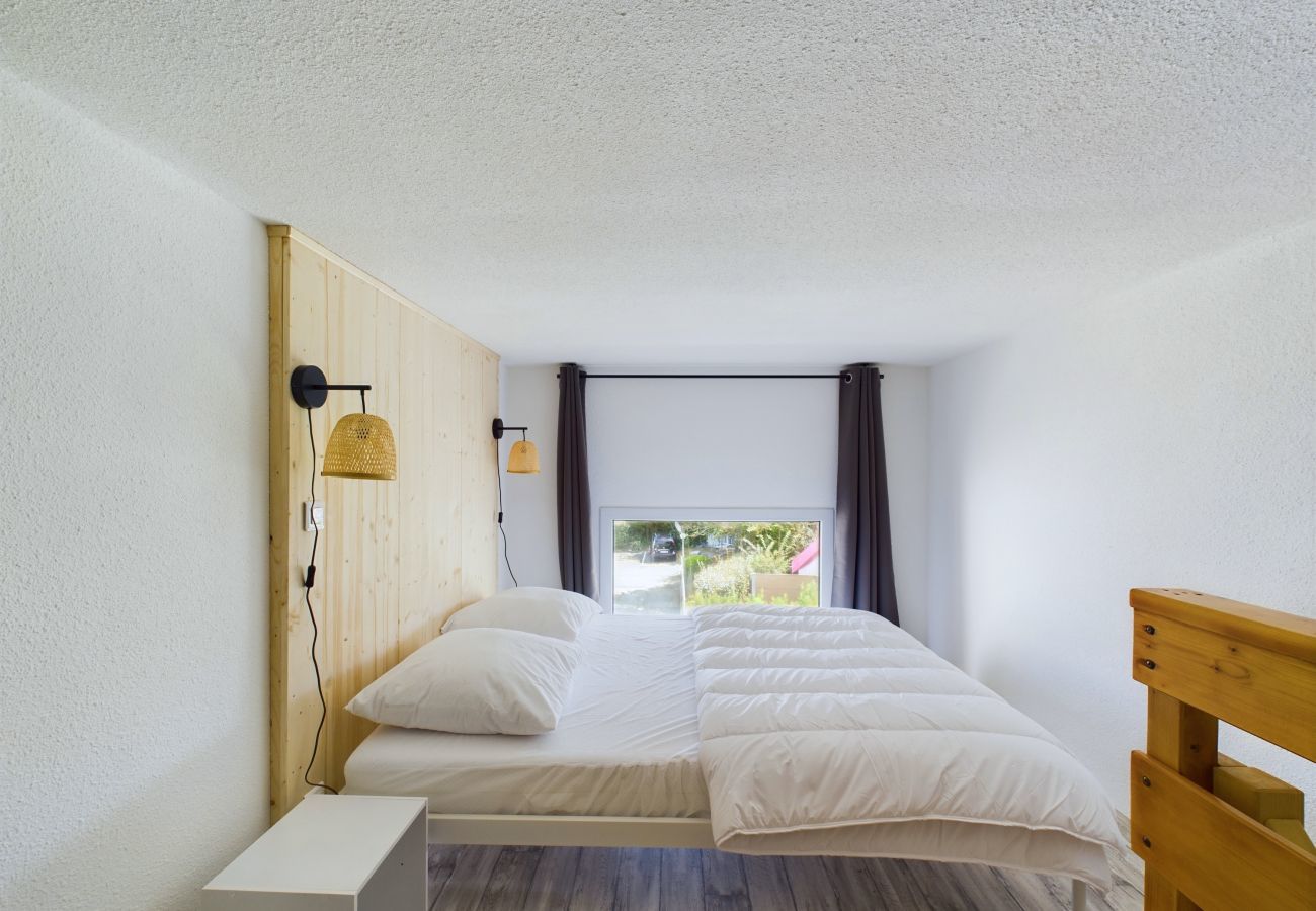 Apartment in Saint-Hilaire-de-Riez - 150m from the Corniche, mezzanine flat for 4