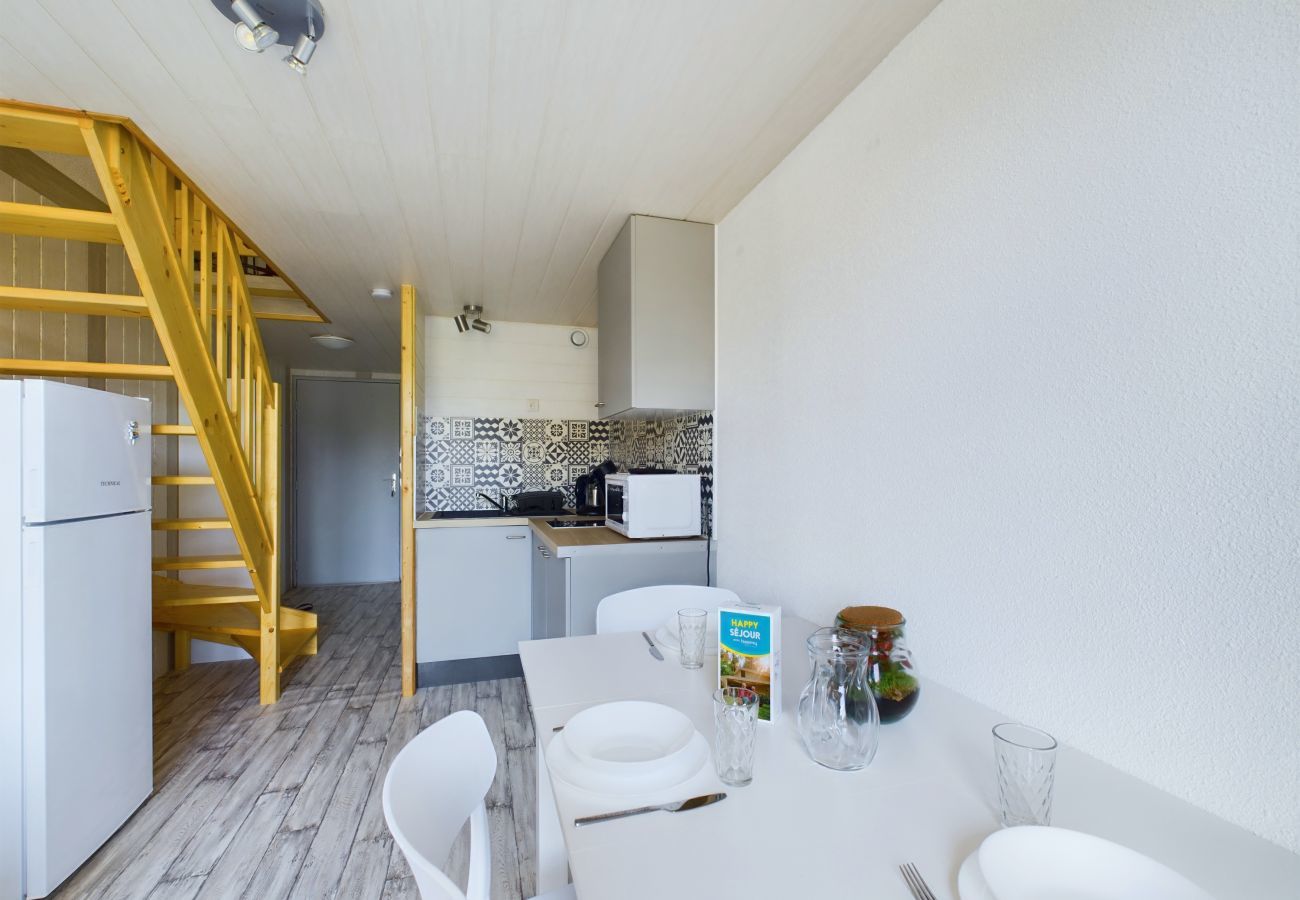 Apartment in Saint-Hilaire-de-Riez - 150m from the Corniche, mezzanine flat for 4