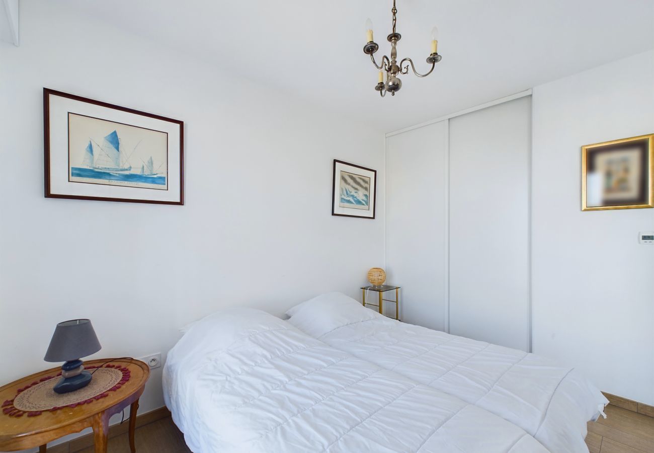 Apartment in Les Sables-d´Olonne - View Sables d'Olonne Harbour- flat for 6