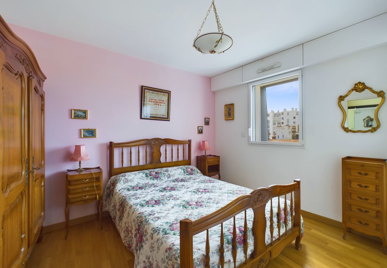 Apartment in Les Sables-d´Olonne - View Sables d'Olonne Harbour- flat for 6