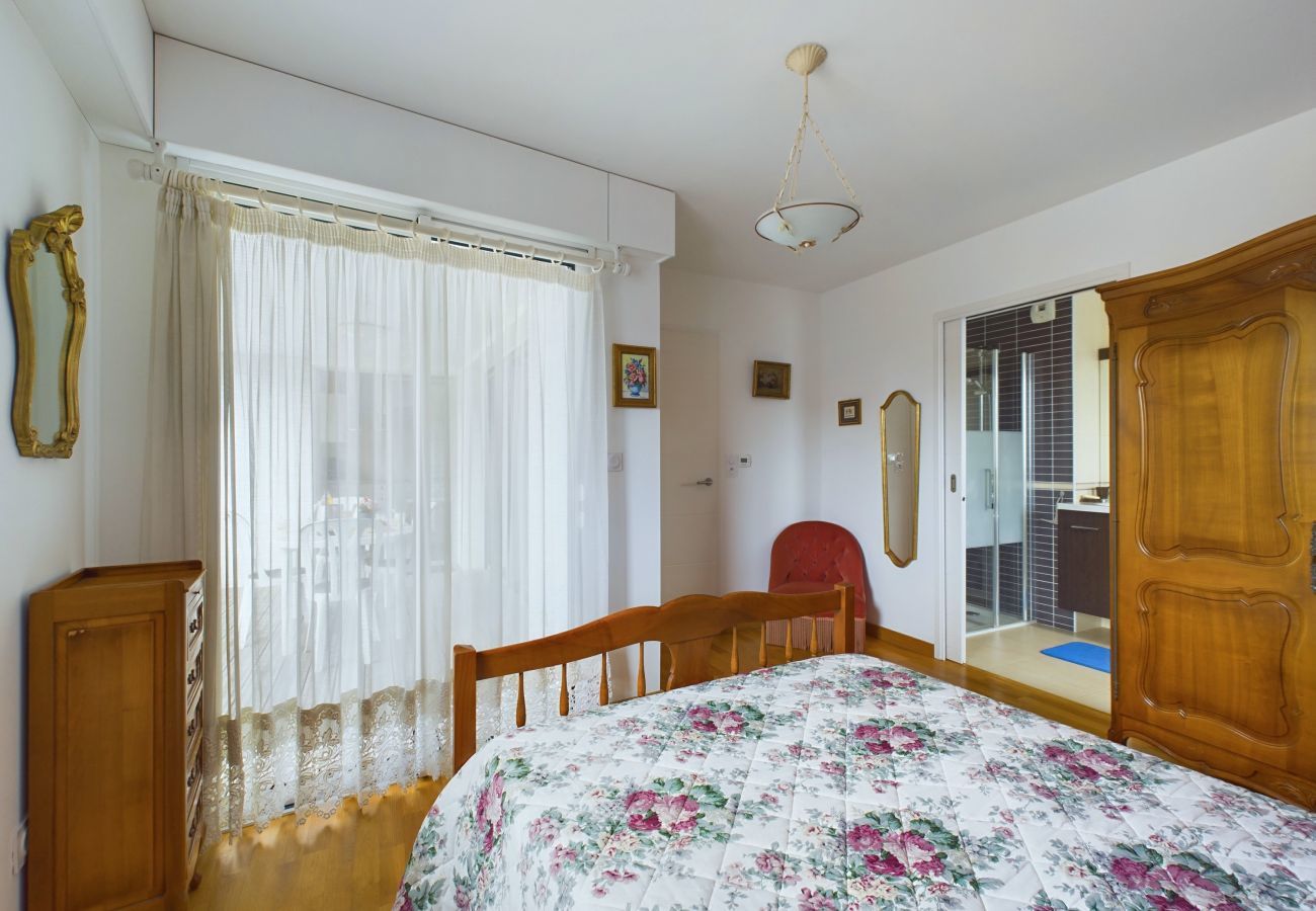 Apartment in Les Sables-d´Olonne - View Sables d'Olonne Harbour- flat for 6