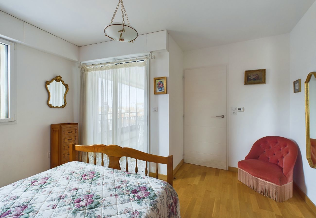 Apartment in Les Sables-d´Olonne - View Sables d'Olonne Harbour- flat for 6