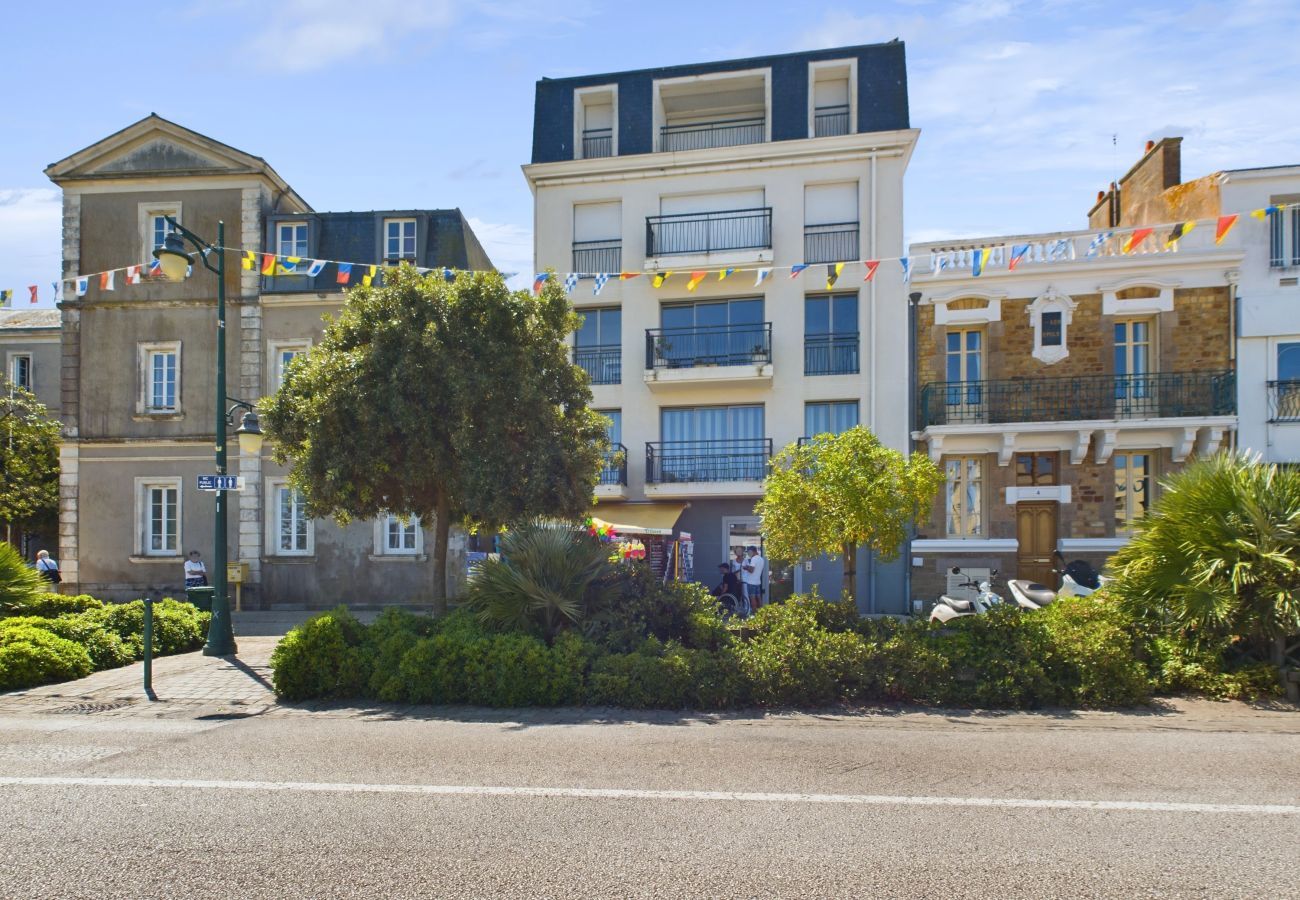 Apartment in Les Sables-d´Olonne - View Sables d'Olonne Harbour- flat for 6