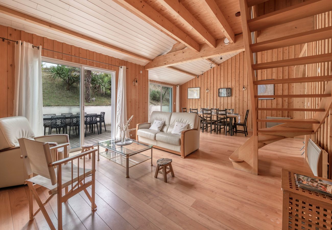 House in Saint-Michel-Chef-Chef - House for 8 people - 300m from the beach