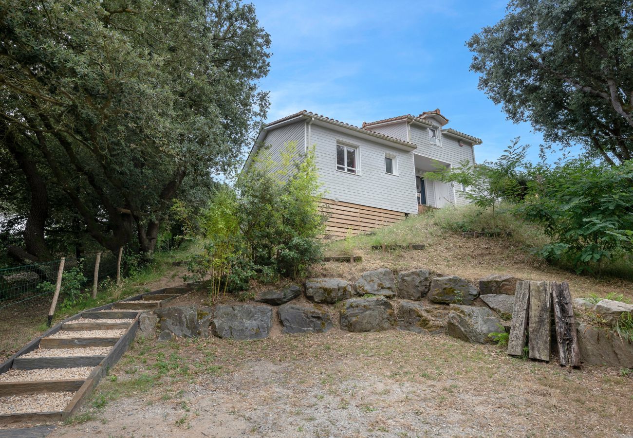 House in Saint-Michel-Chef-Chef - House for 8 people - 300m from the beach