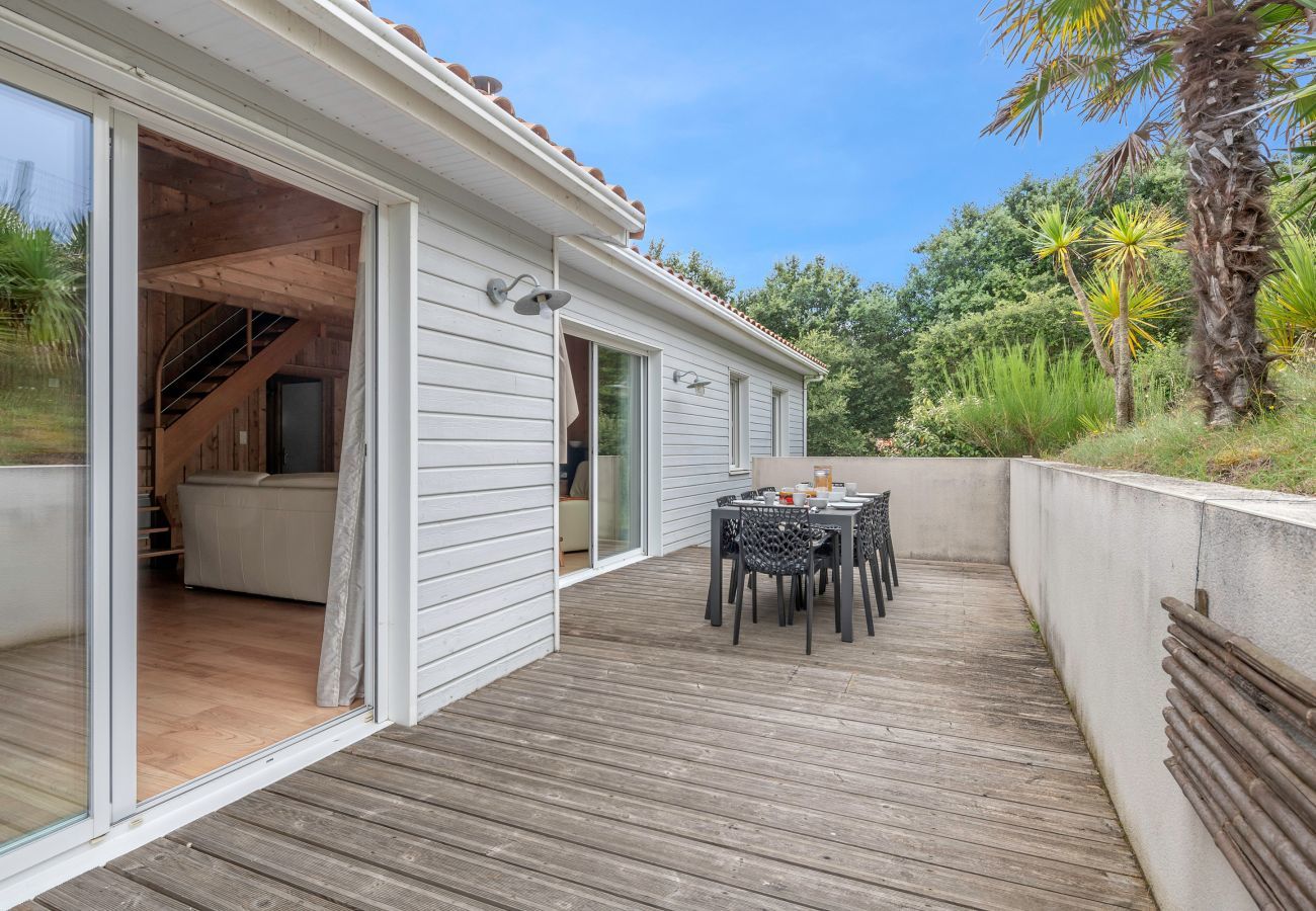 House in Saint-Michel-Chef-Chef - House for 8 people - 300m from the beach
