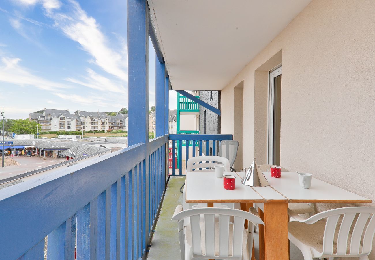 Apartment in Arzon - Crouesty Harbor, flat with a pool for 4