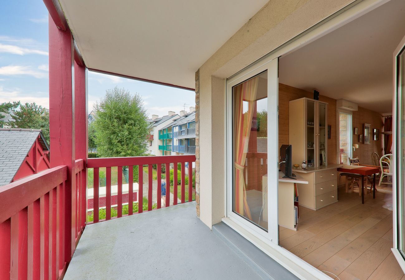 Apartment in Arzon - Crouesty Harbor, flat with a pool for 4
