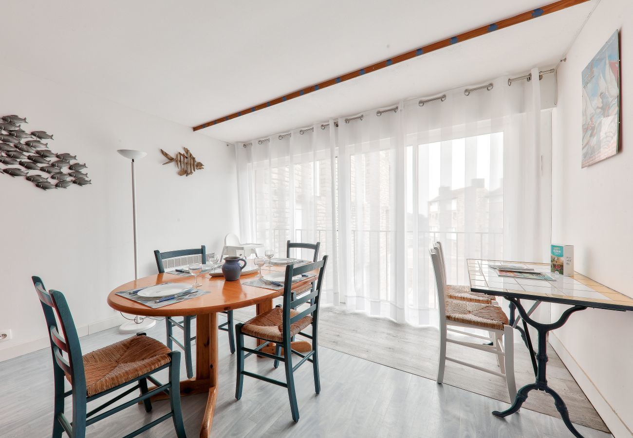 Apartment in Arzon - Flat 100m from Fogéo and Kerjouanno beaches