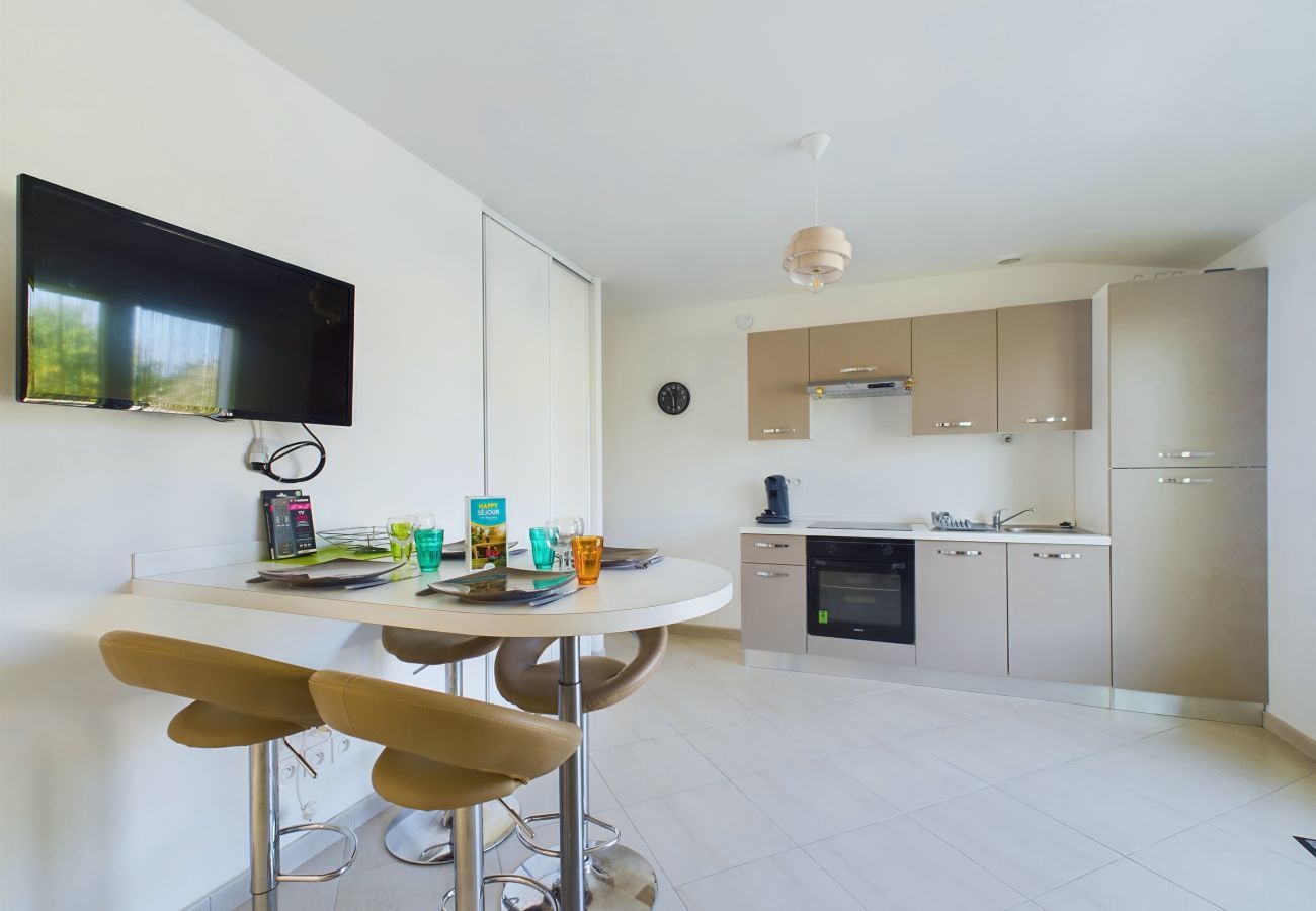 Terraced House in Saint-Hilaire-de-Riez - House for 4 between beaches and salt marshes