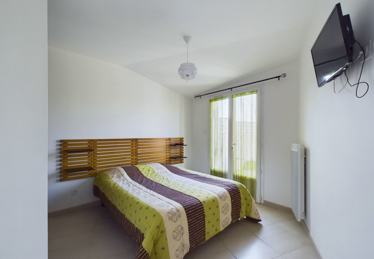 Terraced House in Saint-Hilaire-de-Riez - House for 4 between beaches and salt marshes