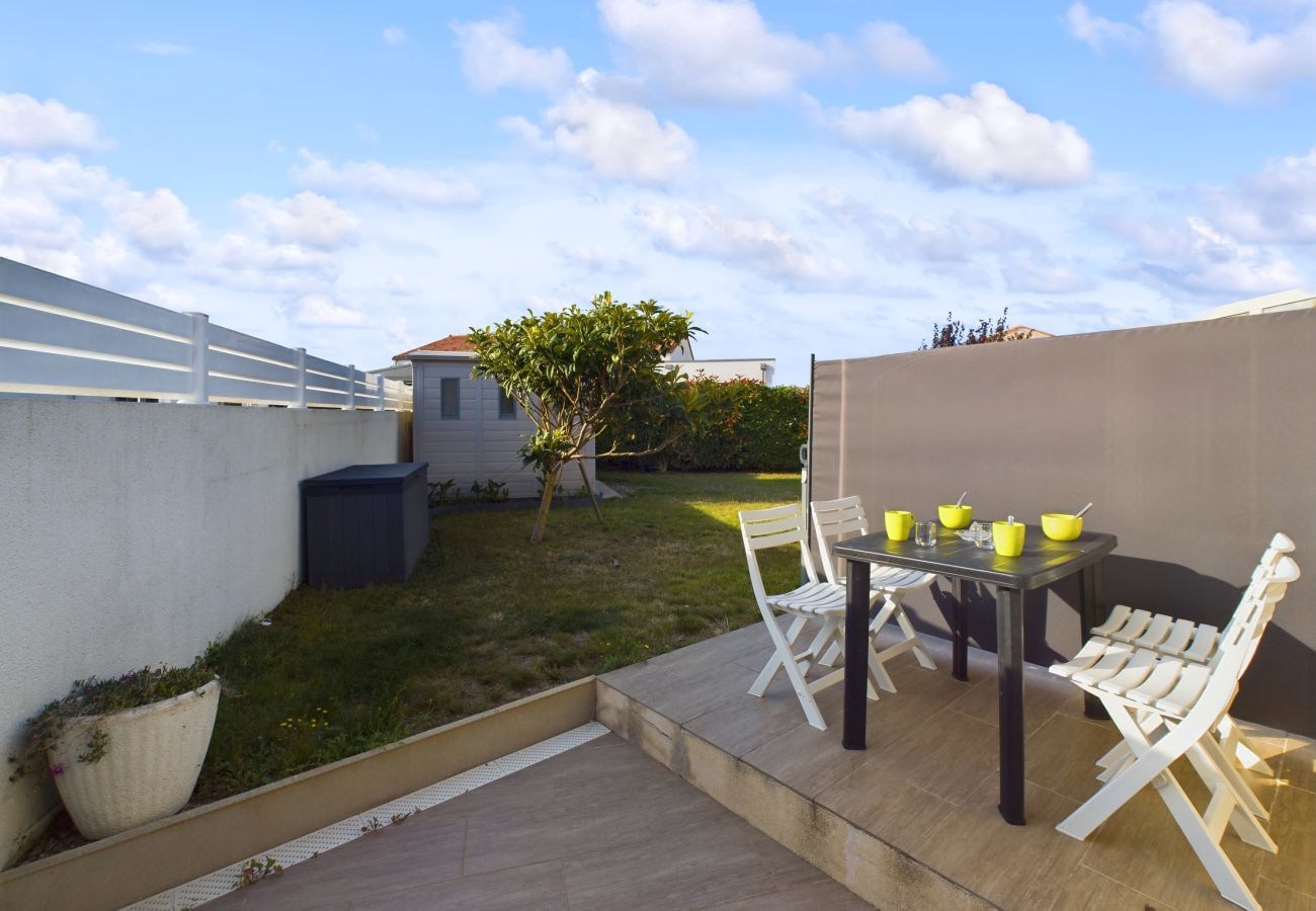 Terraced House in Saint-Hilaire-de-Riez - House for 4 between beaches and salt marshes