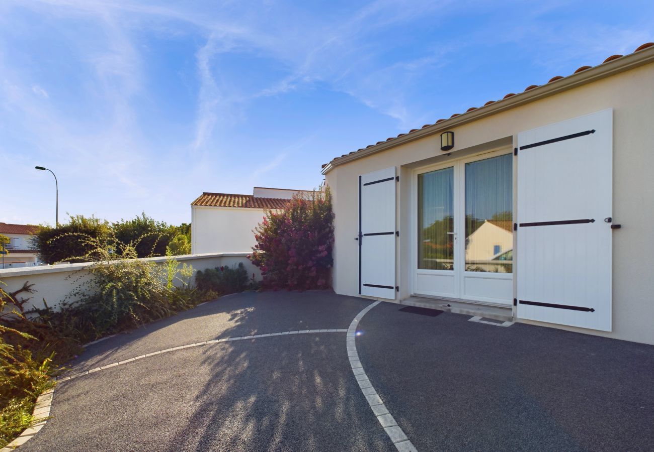 Terraced House in Saint-Hilaire-de-Riez - House for 4 between beaches and salt marshes