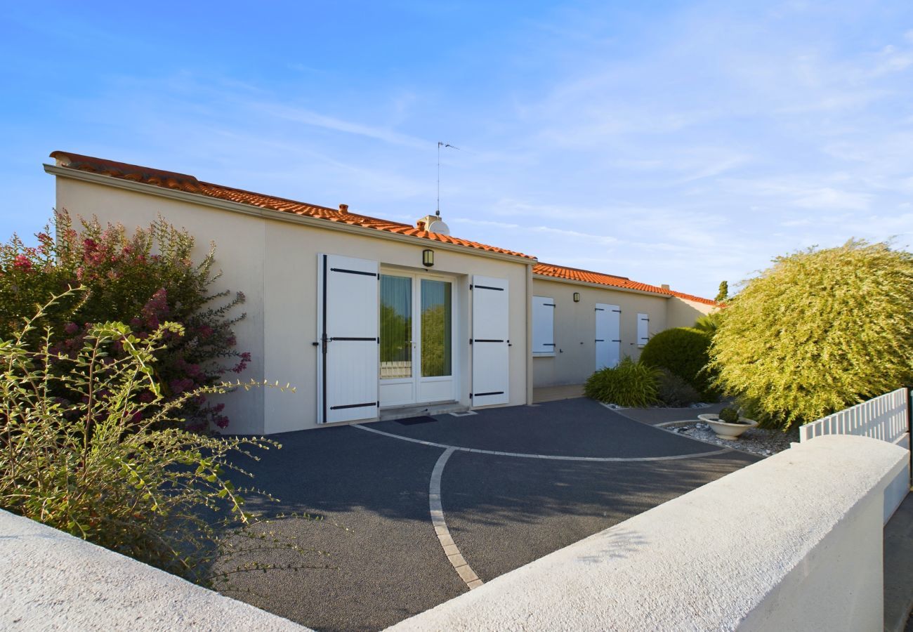 Terraced House in Saint-Hilaire-de-Riez - House for 4 between beaches and salt marshes