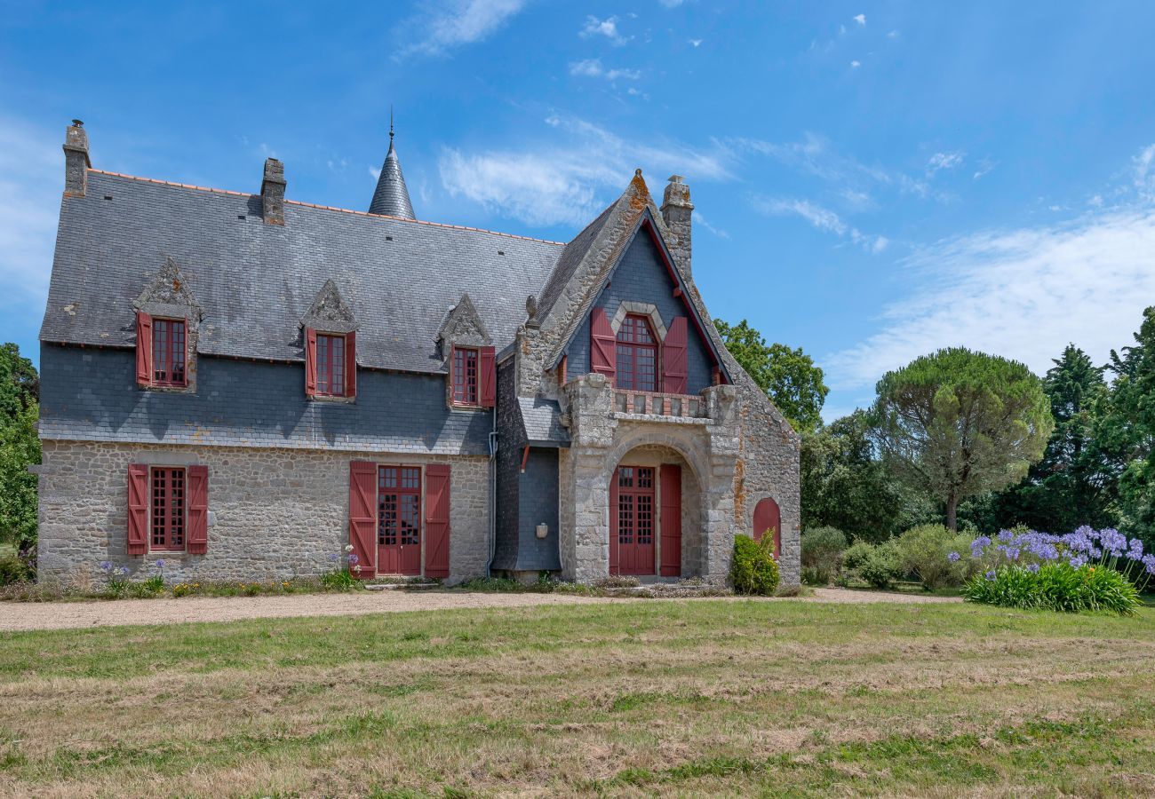 House in La Turballe - Castle for 13 - 550m from the salt marshes