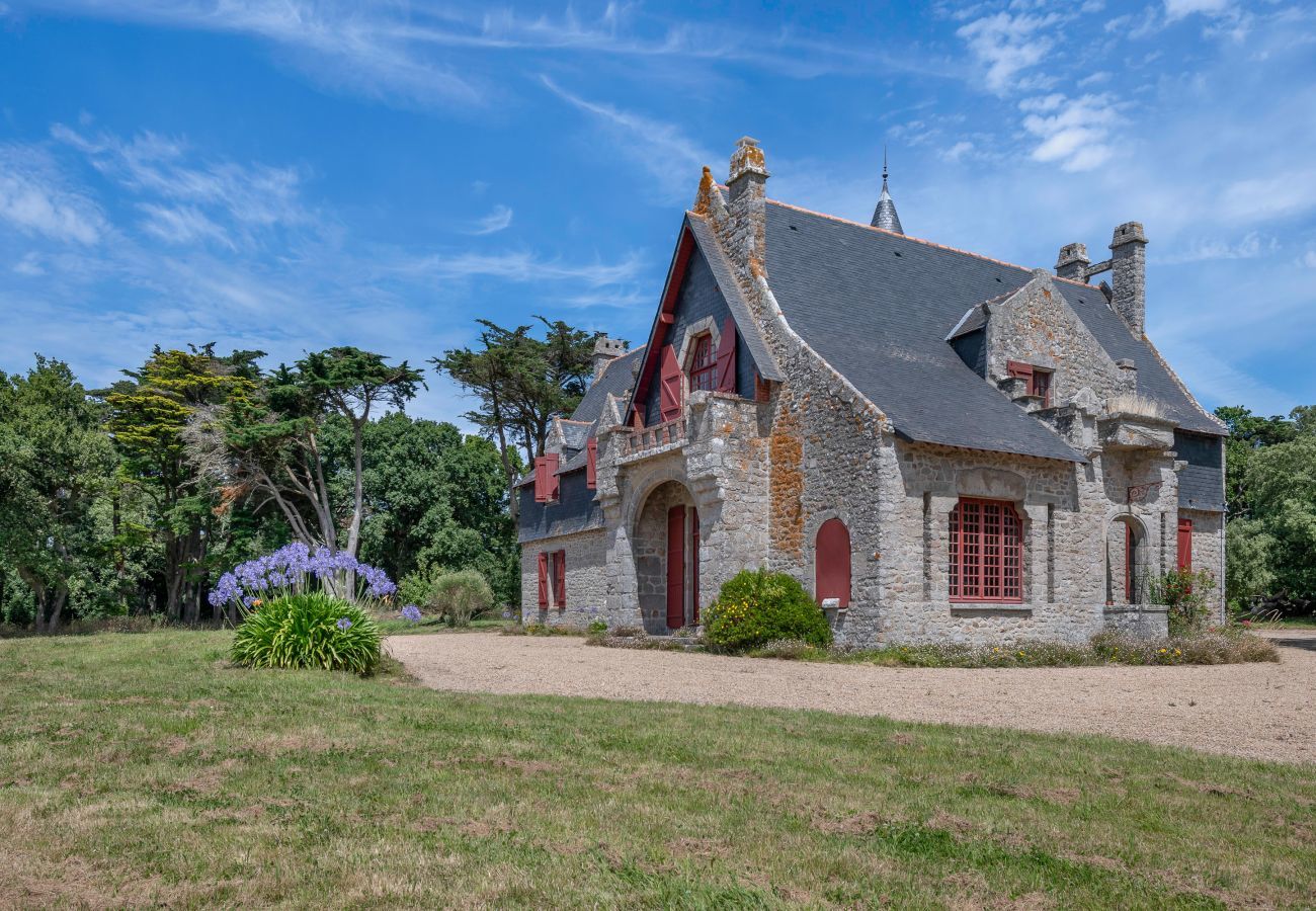 House in La Turballe - Castle for 13 - 550m from the salt marshes